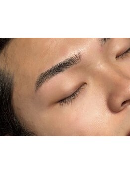 顔の印象を左右する眉毛のお手入れはプロにお任せ！骨格に合わせてデザインを決める為、あなたにぴったり♪