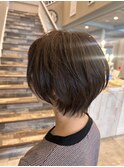丸みくびれショート