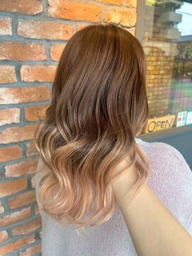 ブライト 関目(Breit) グラデーションカラー（ピンクベージュ）