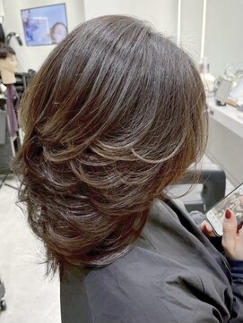 ロック(rock) 海外レイヤー/バタフライカット/顔まわり/レイヤーカット
