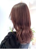 ピンクベージュ