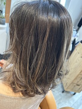 ルカ カメアリ(LUCA) バレイヤージュ風カラー