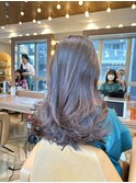 アッシュグレーカラー×ロングレイヤースタイル