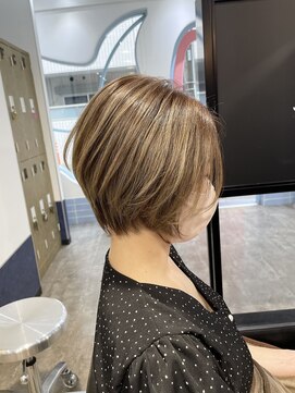 ピーシーエイチ(P.C.H) ハイライトショートボブ