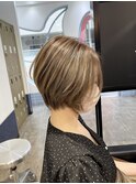 ハイライトショートボブ