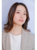 レイヤーを効かせた、スタイリッシュミディ
