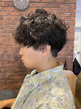 エドゥース(et DOUCE) ツイストスパイラル×耳だしショート◆20代30代40代