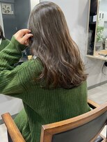 カミエ(kamie)&nbsp;ベージュロングで叶える上質な透明感×ツヤ感