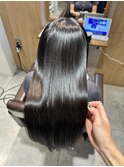 自然なツヤ髪へ♪縮毛矯正
