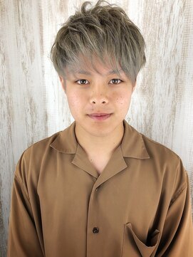 ルービック 枚方(Rubik's) Rubik ブリーチONシルバーアッシュ