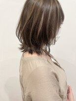 オーティティ(O-TETE)&nbsp;O-tete アッシュベージュ系ハイライトカラーブリーチ