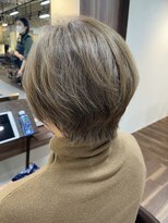 アルボーテルジェ(Art BeAute' ROUGET)&nbsp;ショートボブのバレイヤージュダブルカラーミルクティーベージュ