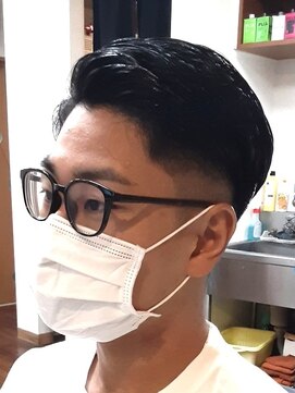 コダマ 新大塚店(KODAMA) スキンフェードツーブロックスタイル（センターパート）新大塚駅