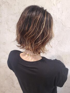 フロール(Flor) 【flor 戸塚】*３Dハイライト+くびれボブ+シアゴールド