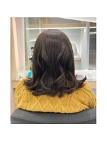 クシュ 所沢西口プロぺ通り(kusyu... )&nbsp;黒髪/グレーベージュ/レイヤーロング/前髪パーマ/所沢ハイライト