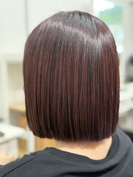 スナリー(Snaly) ピンクカラー/ぱつっとボブ/ブリーチ履歴あり