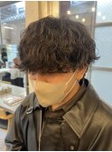 韓国風センターパートウルフマッシュ波巻きスパイラルパーマ黒髪