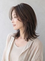 エードット(a.) レイヤーミディアムナチュラルウェーブ透明感柔らか質感大人女性