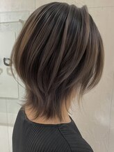 《くびれヘア》くびれショート・くびれミディアム・くびれロング・レイヤーで垢抜ける大人ヘアスタイル