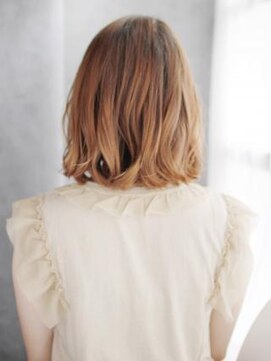 ヘアメイク ナル(hair make nalu) かきあげバングのゆるカールボブ