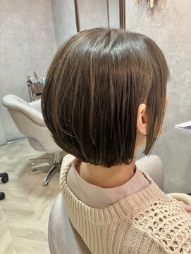 ユッカ エコル 塚口(YUCCA ekolu) 【ekolu ANNA】丸みショート/ショートボブ/アッシュベージュ