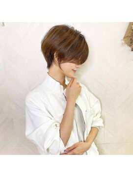 ロンド ストラーダ 心斎橋(Lond strada) ショート×ハイライト白髪ぼかし×シルキーベージュ[心斎橋]