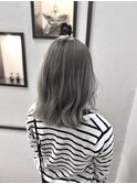 ホワイトグレージュ