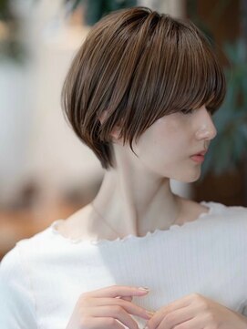 イオ 本厚木(io) 20代30代丸みショート似合わせカットシースルーバングハイライト