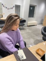 アヴァンス 京橋店(AVANCE)&nbsp;前髪のデザインが流れて綺麗なエアータッチバレイヤージュ