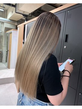 ベージュ系バレイヤージュカラー