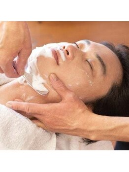 カットステージサトウの写真/フェード・眉・髭のお手入れはもちろん、お顔そりや眉のお手入れもお任せ☆清潔感のある爽やかスタイルへ。