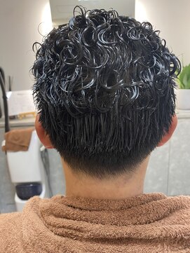 シープラス(C+) 刈り上げパーマ