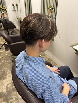 アンサー 千葉中央(UNSER prod by THE DAY) 【MEN’S HAIR/サーフカール/刈り上げセンターパート/千葉】