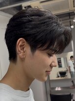 フィフス 渋谷(fifth)&nbsp;渋谷フェザーパーマメンズカットセンターパート軽い毛流れパーマ