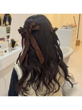 ファミーユプラス(famiiyu+) 韓国ヘア くびれレイヤー 顔周りカット 無重力パーマ