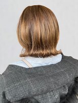 ティアトロアンドリミテバイティアトロ(teatro&limite by teatro)&nbsp;外ハネボブ 透明感カラー ブラウンベージュ 20代 30代 ボブ 艶髪