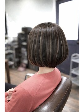 パレードヘア 分け目の気になる白髪を白髪ぼかし。