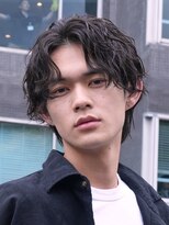 フィフス 大分(fifth)&nbsp;大分ツイストスパイラルパーマメンズカットセンターパートゆるめ
