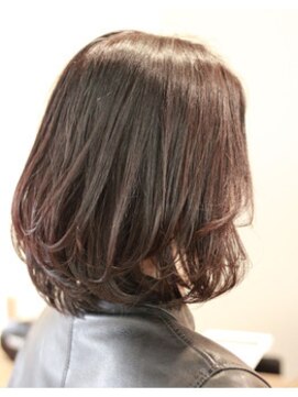 ハロ 蕨(HALO) ミディアムボブ