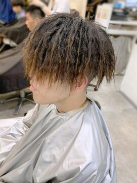 24 岸和田店 伸びっぱなしのヘアカラーを活かすワイルドパーマ