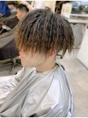 伸びっぱなしのヘアカラーを活かすワイルドパーマ