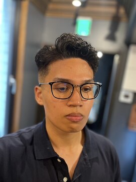 銀座 シノ 本店(shino) 【銀座理容室】フェード×パーマスタイル