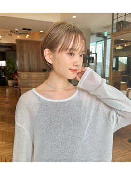 ビュートリアム 南青山(BEAUTRIUM) 耳掛けマッシュショート　艶感ショート　大人ショート