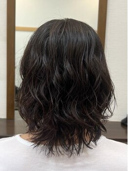 ヘアーアンドメイク きゃら(Hair&Make chara)の写真/くせ毛カットもお任せ！髪の診断×ベテランstylistの高技術で、その方一人ひとりに合ったカットをご提供◎