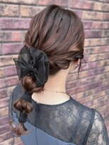 シエスタ(SIESTA)&nbsp;ヘアアレンジ　お呼ばれヘア　玉ねぎヘア　編み込み　20代30代