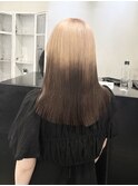 ミルクティーブロンドダークブルーワンホンレイヤーカット