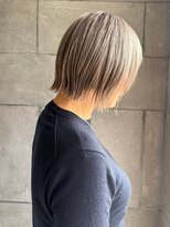 ディスコネクト(DISCO-N-NECT)&nbsp;ブロンドベージュ　ショートボブ　ケアブリーチ　ハイトーン