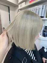 ペレ 渋谷(PELE)&nbsp;イメチェン/ホワイトブロンド/外ハネボブ/美髪/渋谷