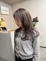 ニコ サガ(NIKO Saga) 佐賀/レイヤーカット/ハッシュカット/赤み消しカラー/オリーブ