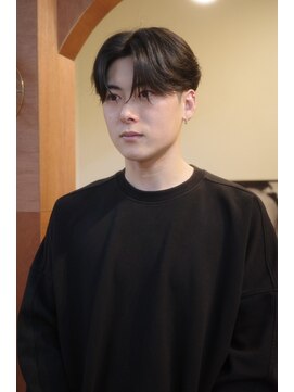 エディ(Edy) メンズセンターパートコンマバングケアパーマ韓国ヘアカルマヘア